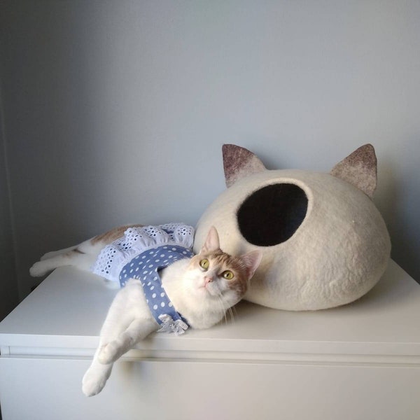 Cat cave, desinger cat house, cat bed beige, personslized cat cave, felt pet cave, cat cacoon, wool cat cave, pet bed, small dog cave, house