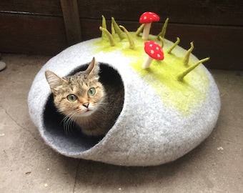 Cat cave, mushroom cat cave, cat cave gray, personslized cat cave, felt pet cave, cat cacoon, wool cat cave, pet bed, small dog cave, house