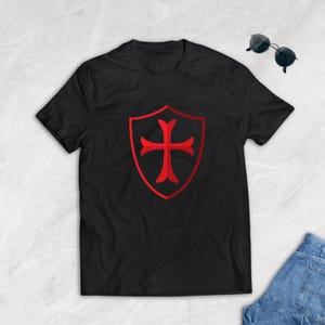 Red Cross Templar Men&#39;s T-shirt, The Knights Templar Shield T-Shirt, Red Cross Christian Knight Order Shirt for Husband, Boyfriend, Son