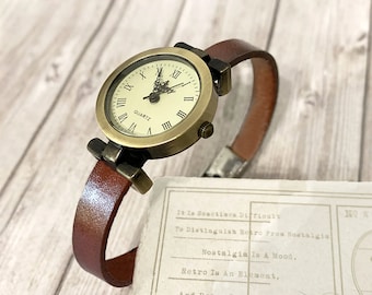 Women's vintage leather watch gift watch with adjustable strap for mom, partner, friend