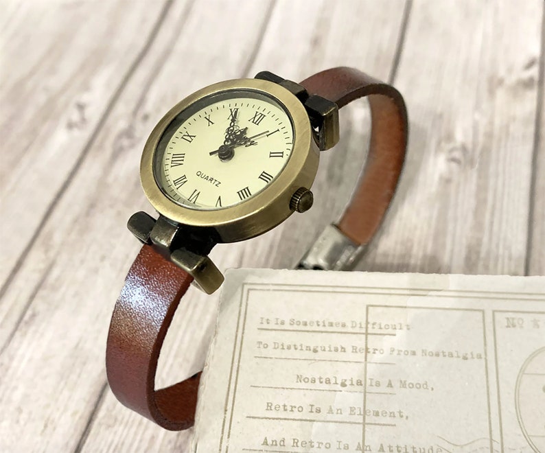 Montre femme cuir vintage cadeau montre avec bracelet ajustable pour maman, compagne, amie image 1