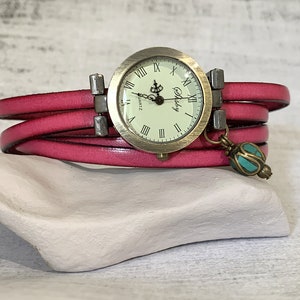 Montre femme cadran bronze bracelet superposé cuir personnalisable gravure et perle ethnique, cadeau bijoux ethnique pour elle personnalisé image 7