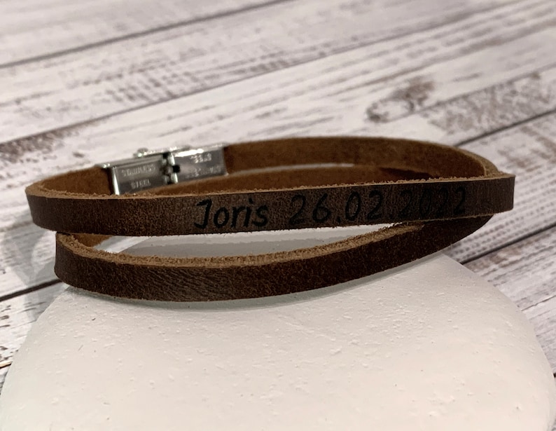 Personalized engraved and adjustable men's bracelet in dark brown leather, ideal for Father's Day image 1