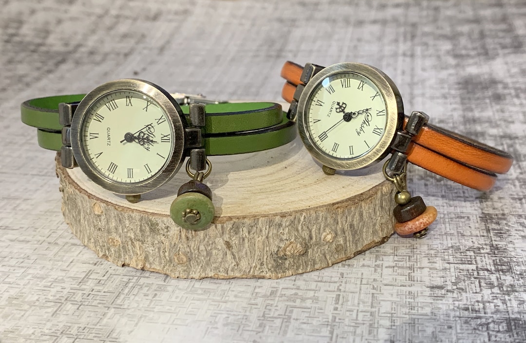 Customizable Vintage Women's Watch With Engraved Bronze Dial