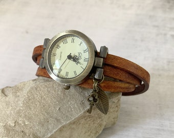 Women's watch with leather strap, double or triple turn, customizable faded aged effect leather, women's gift, mom gift, wife's birthday