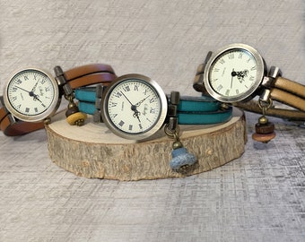 Montre femme vintage personnalisable avec gravure cadran bronze et bracelet double cuir, cadeau unique pour elle personnalisé