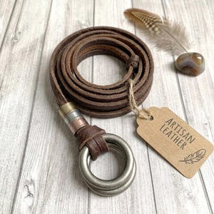 Halsketting met 3 ringen voor heren - Lange boho-halsketting voor mannen, ideaal voor dagelijks gebruik - Minimalistische leren halsketting - Brons, zilver, koper