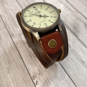 Montre bracelet large manchette unisexe cuir marron style rustique et grand cadran effet vintage zen décontracté image 3