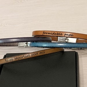 Gepersonaliseerde armband gegraveerd op leer graveren GPS-coördinaten, sieraad cadeau met aanpasbare datum naam vader echtgenoot
