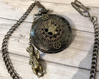 Montre à gousset Alice au pays des merveilles gothique steampunk, cadeau Femme Fille Homme admirateur d'Alice