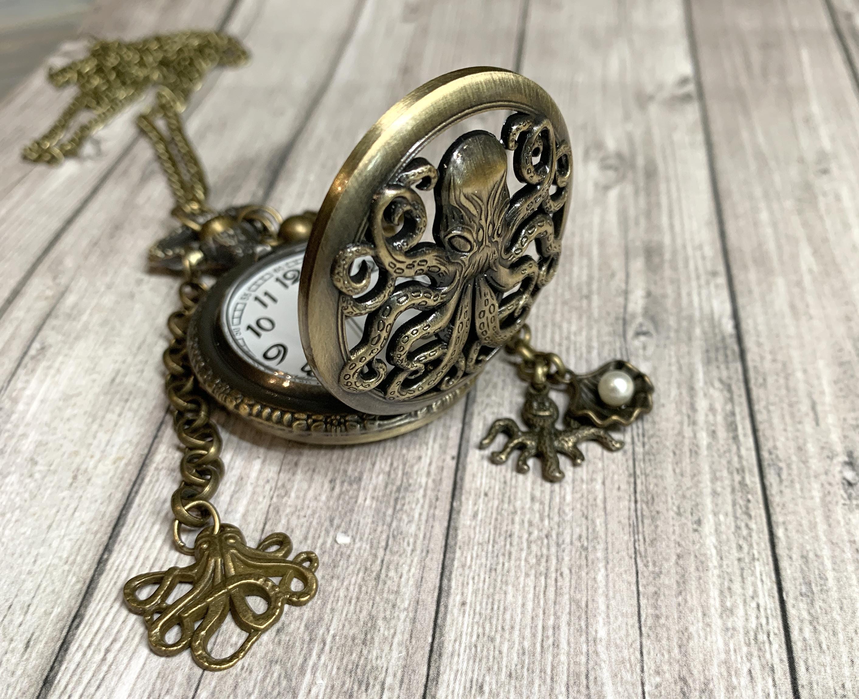 Montre à Gousset 'Octopus' - Acier Inoxydable, Mouvement Quartz, Chaîne Incluse, Neuve Avec étiquettes