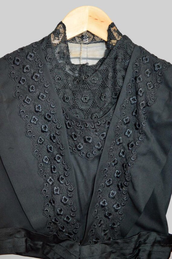 Victorian Black Ladies' Jacket - image 4