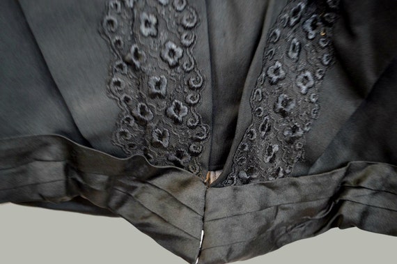 Victorian Black Ladies' Jacket - image 7