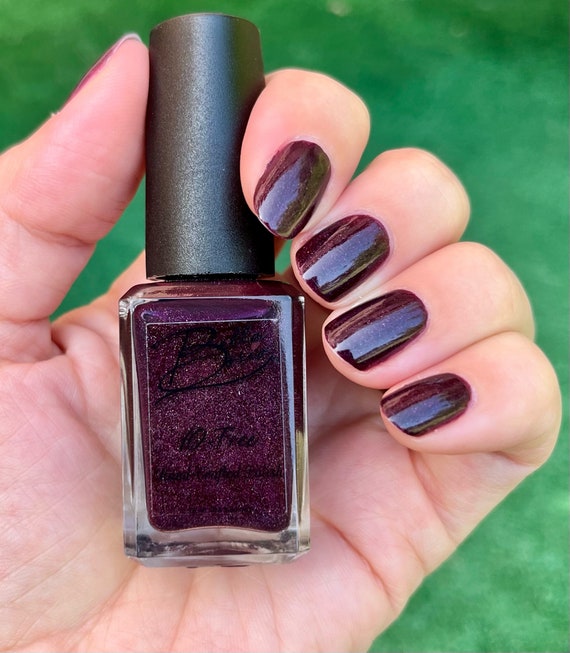 Nail Artists Share the 10 Best Burgundy Nail Polishes | Who What Wear
