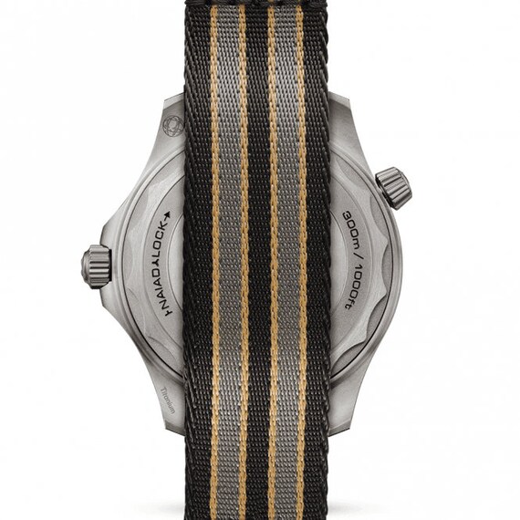 nato strap james bond