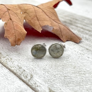 Silver Round Circle Disc Labradorite Gemstone Crystal Studs, Simple Minimalist Everyday Natural Gray Real Stone Post Earrings