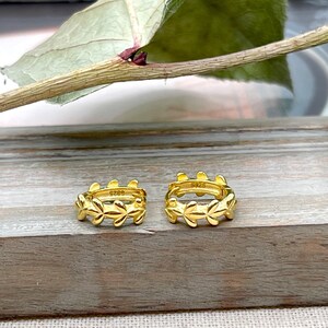 Small Branch Huggie Hoop Earrings, Dainty Minimalist Leaf Nature Hoops, Delicate Second Hole Piercing Men Earrings, Tiny Gold Silver Hoop
