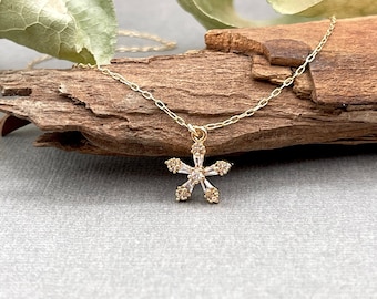 Small Gold CZ Baguette Star Pave Necklace, North Star Pendant Necklace, Minimalist Dainty Celestial Necklace, Delicate Wedding Diamond