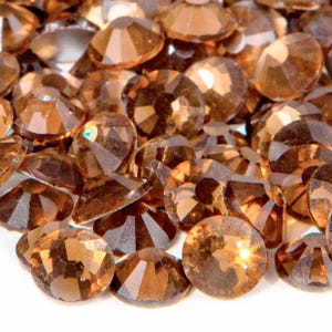 Diamantes de imitación termoadhesivos cortados a máquina con topacio ahumado