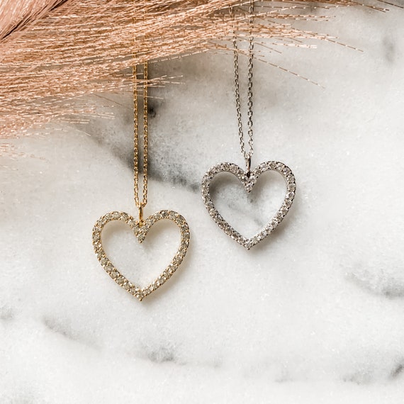 Necklace store for valentines