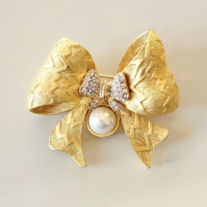 Double Bow Rhinestone Brooch with Pearl