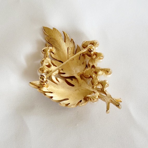 Trifari Leaf and Faux Pearl Brooch - image 5