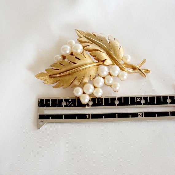 Trifari Leaf and Faux Pearl Brooch - image 8