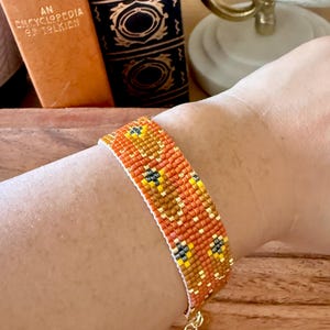 Loom Bead-berlock med vävstolsdetaljer Litet pärlarmband eller väskberlock Fint pärlarmband Justerbart armband Miyuki-fröpärlor Pärlarmband