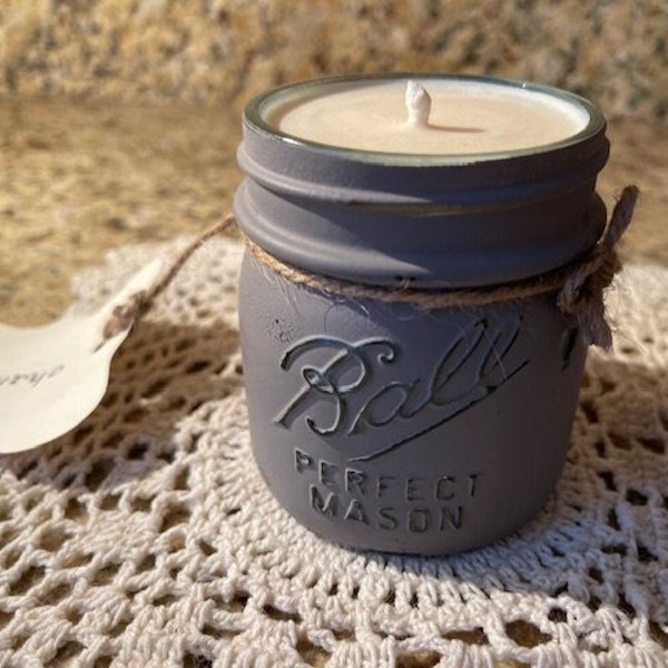 Chamomile Distressed Mason Jar Soy Candle // 8 oz. (Half Pint)