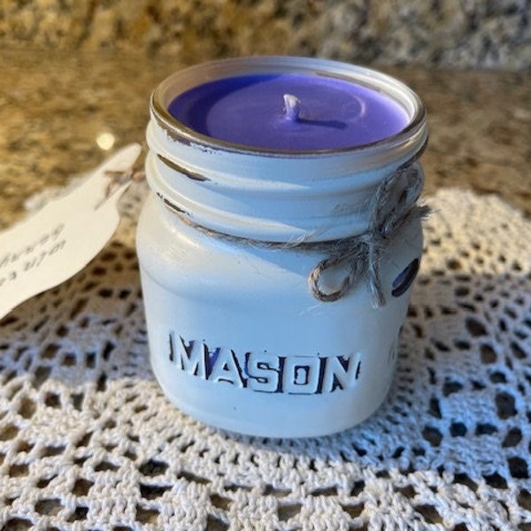 Winter Berry Distressed Mason Jar Soy Candle // 8 oz. (Half Pint)