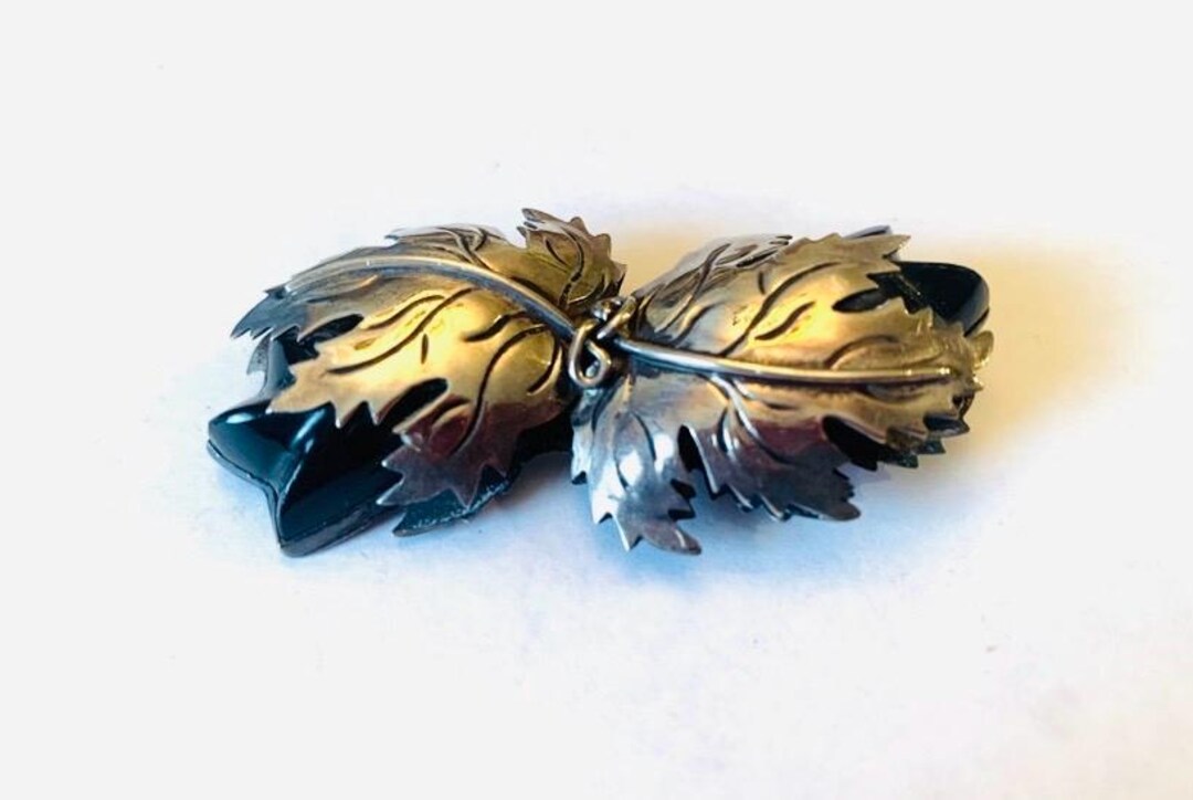 Vintage Hecho En Mexico Sterling Silver & Black Onyx Leaf Vintage Hecho En Mexico Sterling Silver & Black Onyx Leaf