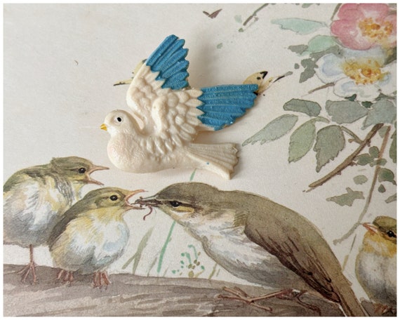 Vintage Moulded Plastic Painted Bird Brooch Dove … - image 5