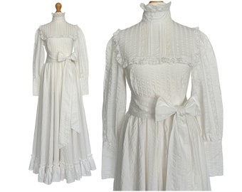 Vintage Laura Ashley blanco algodón Seersucker Prairie vestido de novia con ribete de encaje de ganchillo hecho en Carno Gales / Reino Unido tamaño 8 (Laura Ashley 10)