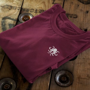 PIEUVRE || T-shirt unisexe à imprimé de poche || Tailles adultes et enfants|| Coton biologique certifié || T-shirt unisexe éthique || Adulte + Enfants