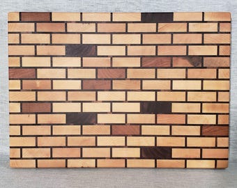 Tagliere in legno con motivo a muro in mattoni di ciliegio, acero e noce, (#4)