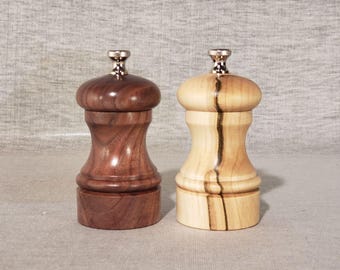 4" hoge zwarte walnoot en zilveresdoorn zout- en pepermolenset #2 (P118)