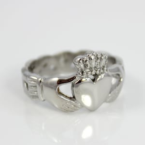 Claddagh Ring Men Women Stainless Steel Heart Irish Celtic Rings Wedding Engagement Jewelry Unique Gift for Him