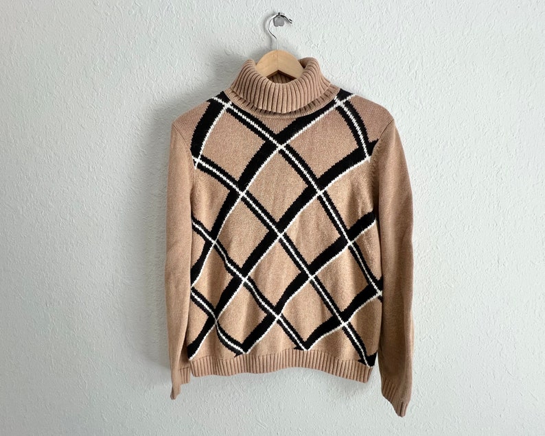 Vintage women's turtleneck tan argyle graphic sweater image 1