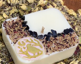 RAVEN MEDICINE Meditative Floating Candle made with Rosemary and Hibiscus Herbs, Raven Totem and Blue Goldstone Chips