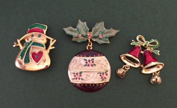 holiday pins and brooches