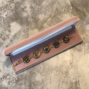 Vintage Pink Velvet Bracelet Box: 1980s Jewelry Display Case