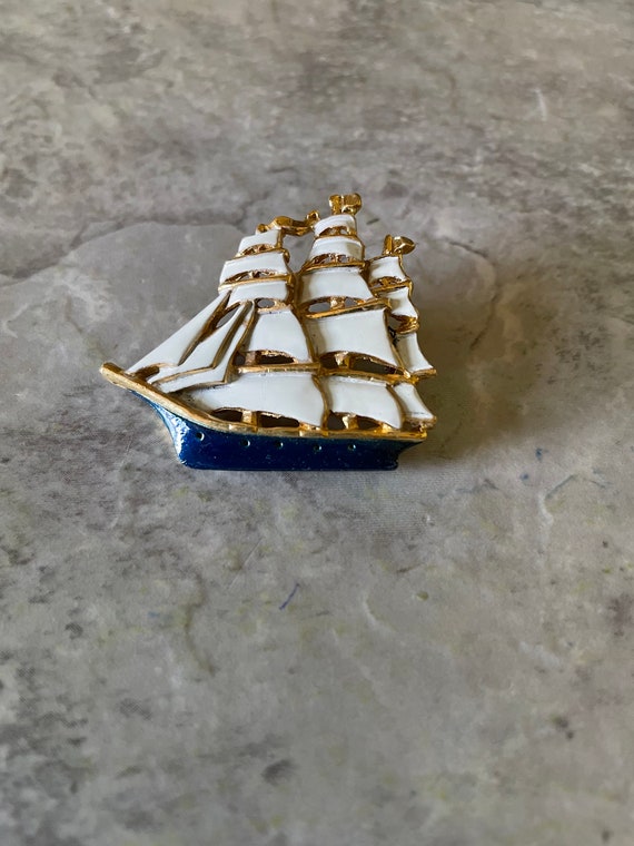 Vintage Sailboat Pin, Clipper Ship, Enameled Naut… - image 1