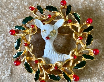 White Reindeer Wreath Vintage Christmas Brooch #44