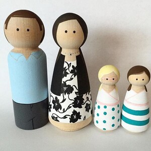 FAMILY OF FOUR Custom Hand-Painted Peg Doll Family of Four Peg Dolls Wooden Dolls image 4