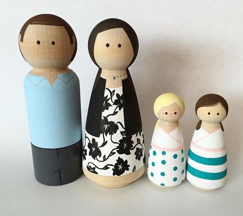 FAMILY OF FOUR Custom Hand-Painted Peg Doll Family of Four Peg Dolls Wooden Dolls image 4