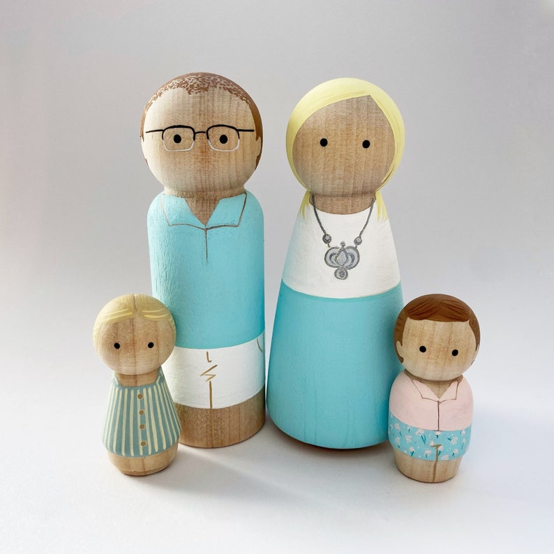 FAMILY OF FOUR Custom Hand-Painted Peg Doll Family of Four Peg Dolls Wooden Dolls image 2