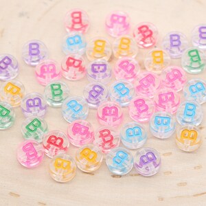 Cuentas del alfabeto con la letra B, cuentas transparentes con letras de colores mezclados, cuentas de letras individuales, cuentas con iniciales de nombre, cuentas para pulsera, tamaño 7 mm