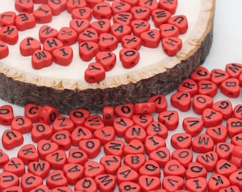 Cuentas rojas con letras en forma de corazón, cuentas acrílicas rojas con corazones negros, cuentas con alfabeto en forma de corazón, cuentas para pulseras con nombres, cuentas con palabras, tamaño 7 mm #2896