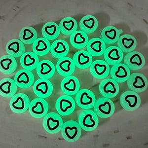 Glow in the Dark Heart Beads, Glow Outline Heart Round Beads, Heart Symbol Beads, Bracelet Heart Beads, Acrylic round Beads, Size 7mm #3294
