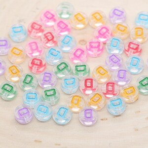 Contas do alfabeto da letra D, contas transparentes com letras de cores misturadas, contas de letras individuais, contas iniciais de nome, contas para pulseira, tamanho 7 mm